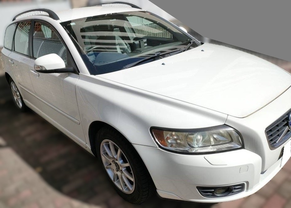 ボルボ V50