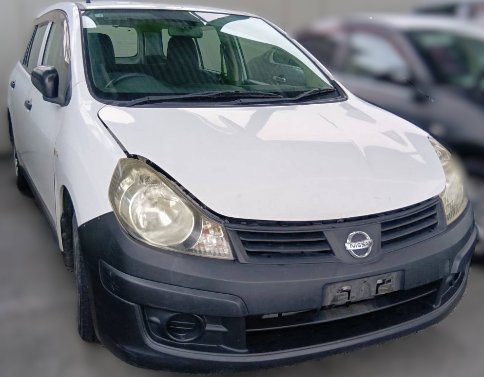 日産 AD