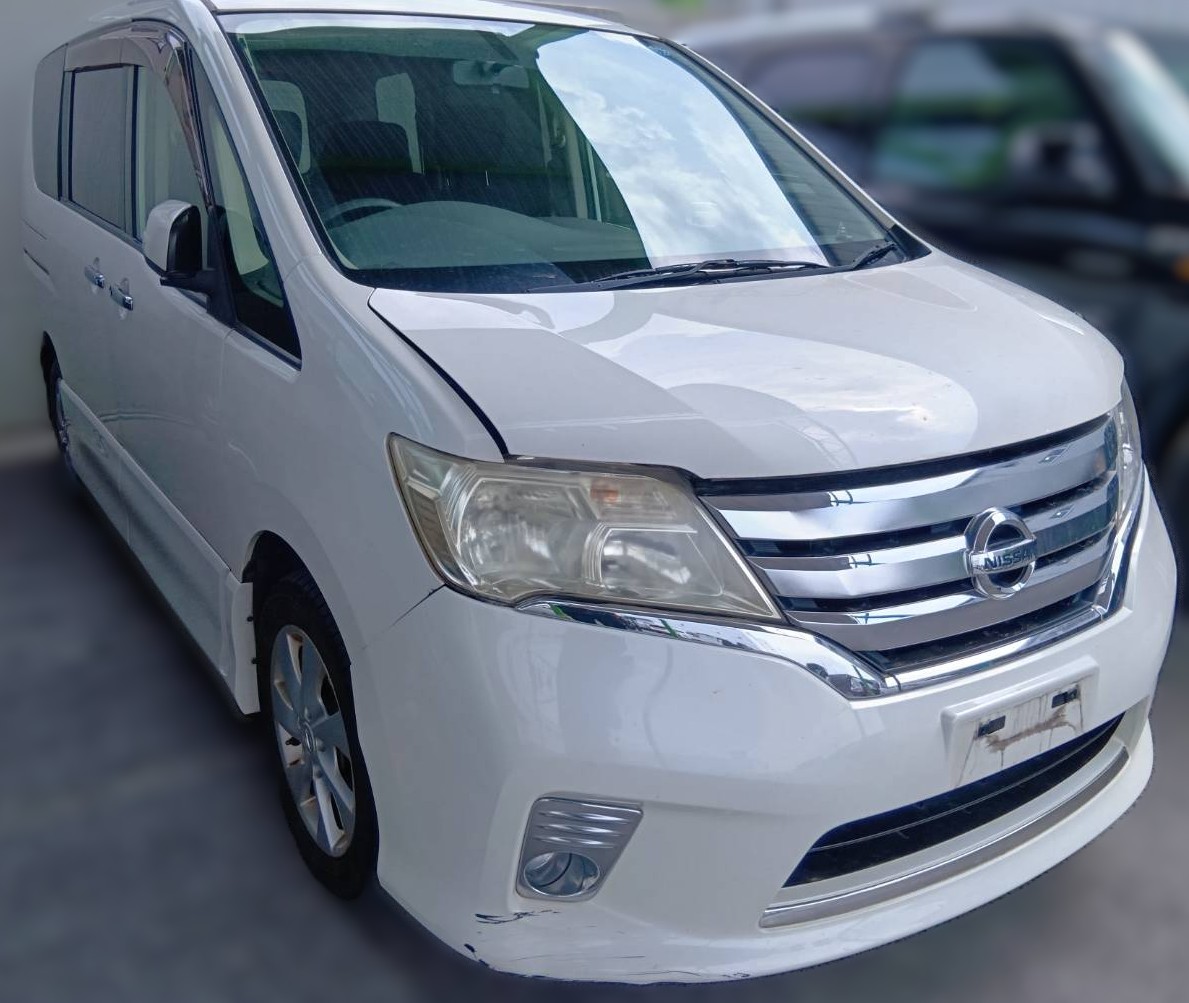 日産 セレナ