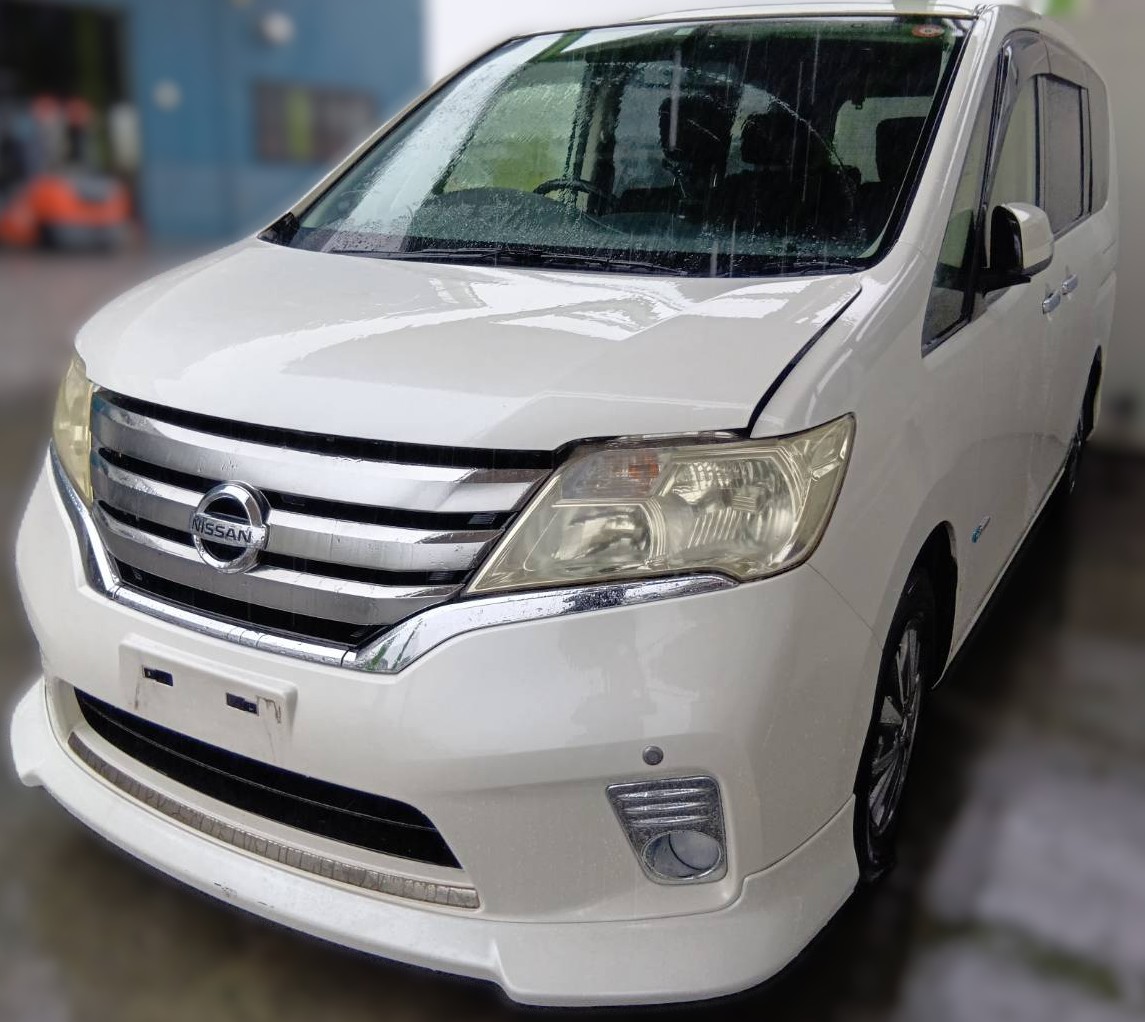 日産 セレナ