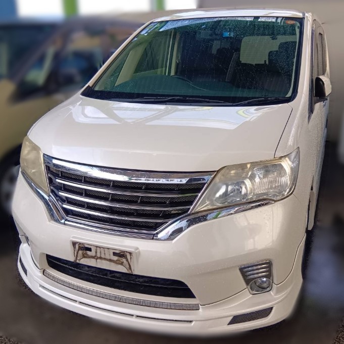 日産 セレナ